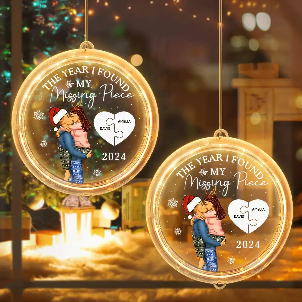 Gift For Couples, Gift For Husband, Gift For Wife, Gift For Boyfriend, Gift For Girlfriend - The Year I Found My Missing Piece Kissing Couples - Personalized LED Pendant Light