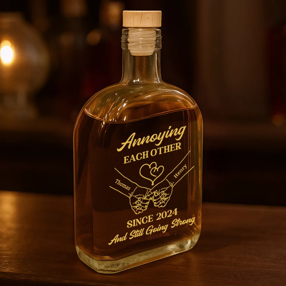 Gift For Couples,Gift For Men,Gift For Boyfriend,Gift For Husband - Couple Annoying Each Other Metal Effect - Personalized Whiskey Bottle