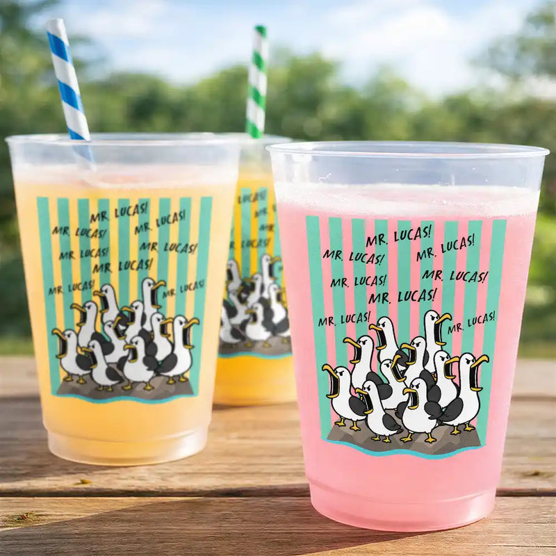 Teacher,Humorous,Back To School,Custom Text - Funny Screaming Seagull - Personalized Frosted Cups