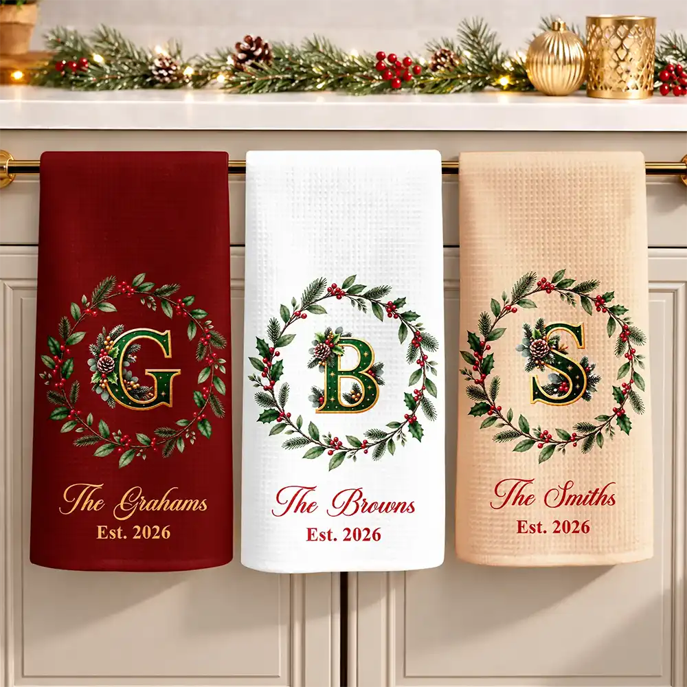 Christmas,Cozy,Gift For Couples,Married Couple,New House,Vector - Housewarming Gift For Married Couples Friend Family - Personalized Christmas Wreath With Initial Kitchen Towel