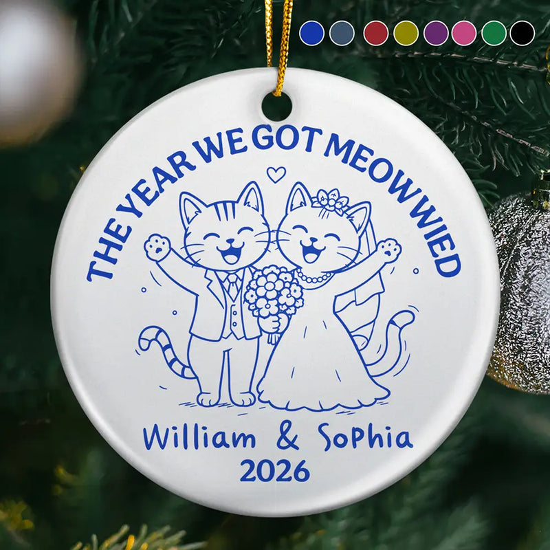 Christmas,Married Couple,Romantic,Gift For Couples,Icon - Just Meowied Couple - Personalized Circle Ceramic Ornament
