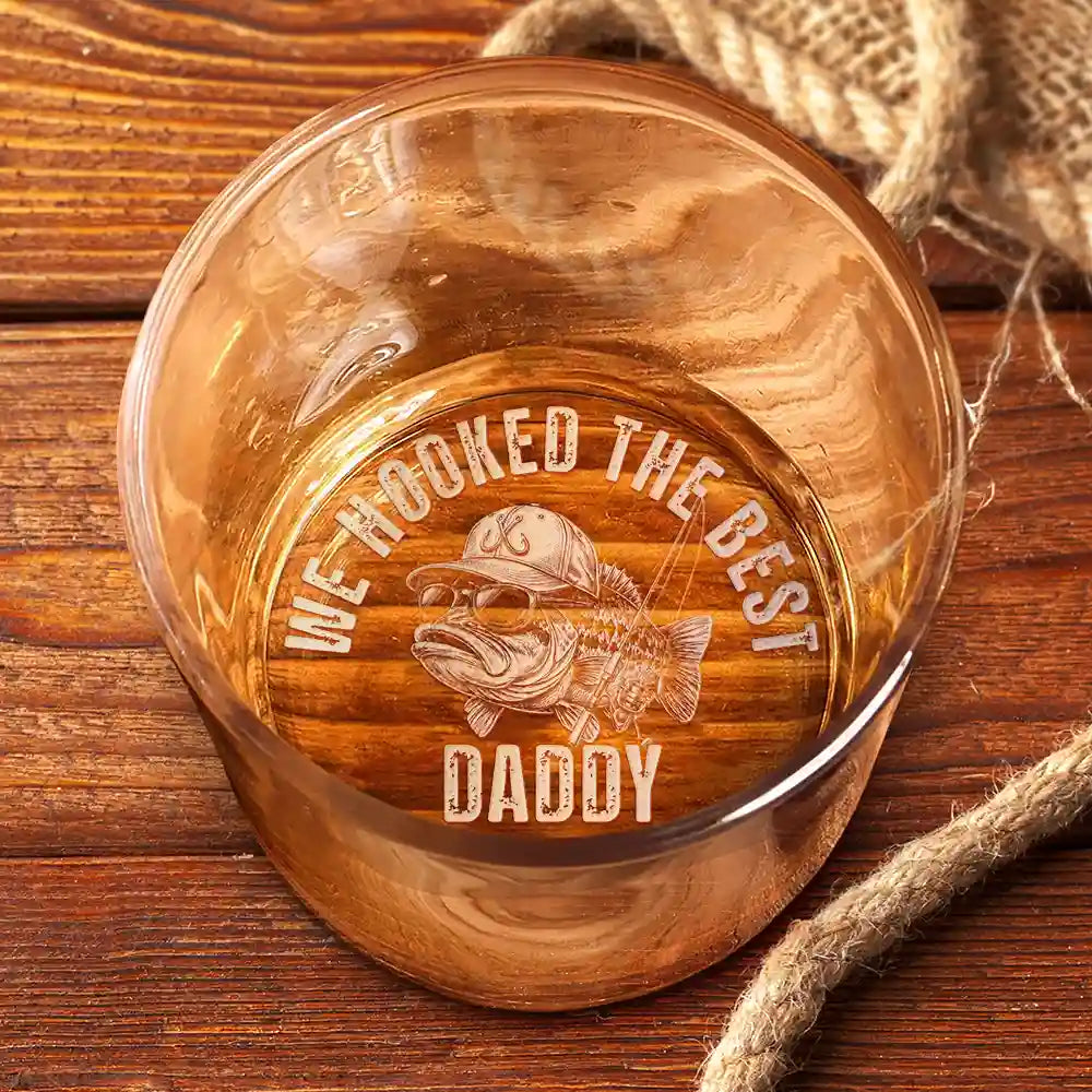 Gift For Husband,Gift For Men,Gift For Yourself,Gift For Grandpa,Gift For Father,Fishing,Humorous - We Hooked The Best Dad Grandpa - Personalized Engraved Whiskey Glass