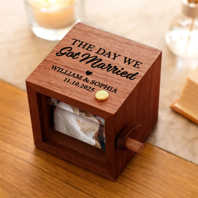 Gift For Couples,Old Couples,Gift For Husband,Gift For Wife,LGBT,Love,Married ,Engaged,Wedding,Wedding Anniversary - Custom Photo The Date We Became Mr & Mrs Wedding Couple - Personalized Flipbook Frame Animation Machine