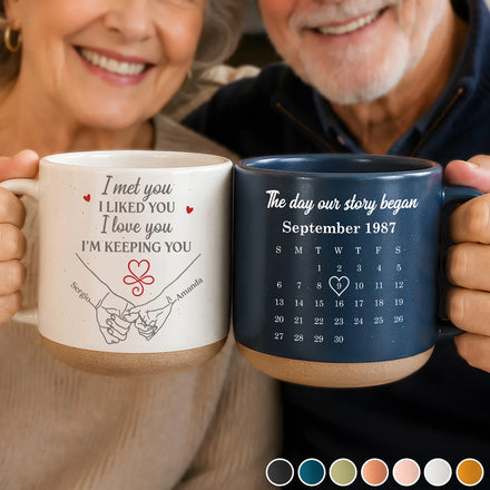 Anniversary Gift For Couples - Personalized Calendar Holding Hands Pottery Mug