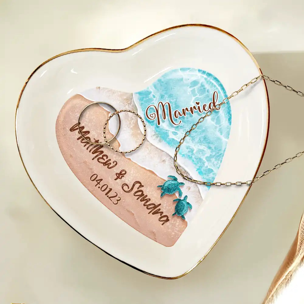 Gift For Couples, Gift For Husband, Gift For Wife, Wedding, Gift For Boyfriend, Gift For Girlfriend - Married Engaged Couple & The Sea Wedding - Personalized Heart Ring Dish
