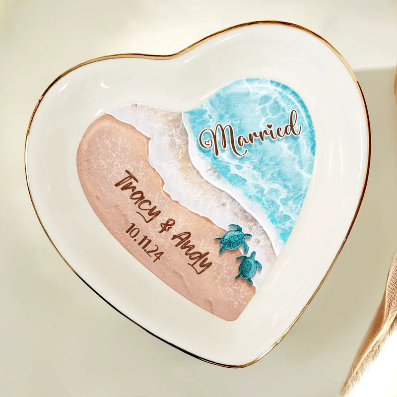 Gift For Couples, Gift For Husband, Gift For Wife, Wedding, Gift For Boyfriend, Gift For Girlfriend - Married Engaged Couple & The Sea Wedding - Personalized Heart Ring Dish