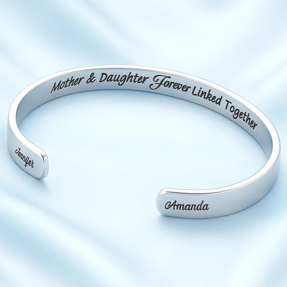 Gift For Mother,Mom - Daughters (Adult),Mom - Daughters (Young),Gift For Daughter,Gift For Women,Gift For Couples,Love - The Love Between A Mother And Daughter - Personalized Bangle Bracelet Cuff